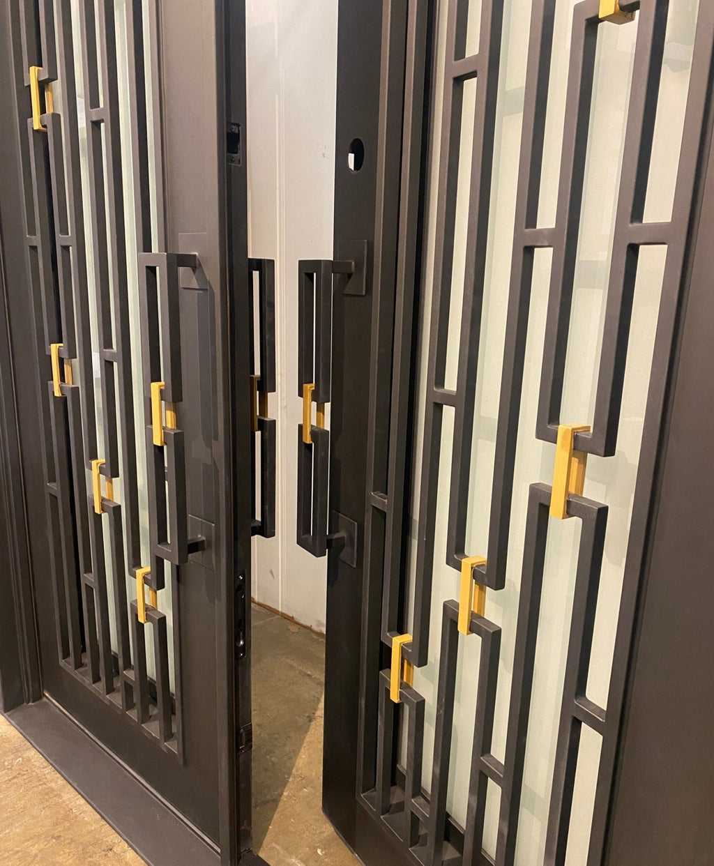 DIAMOND Double Front Door
