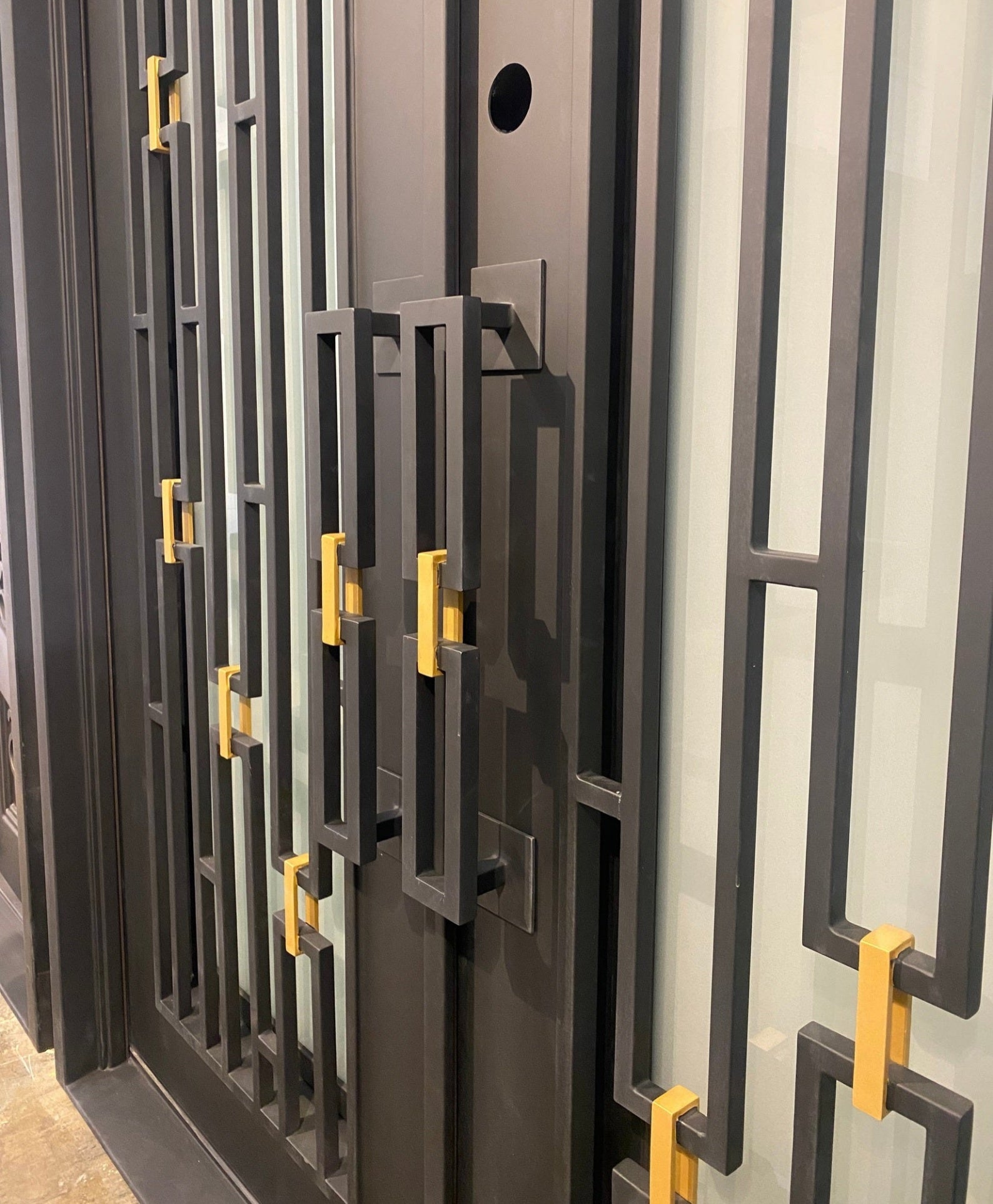 DIAMOND Double Front Door