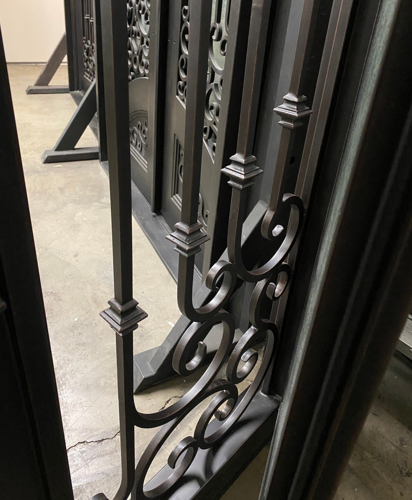 DAPHNE Double Front Door