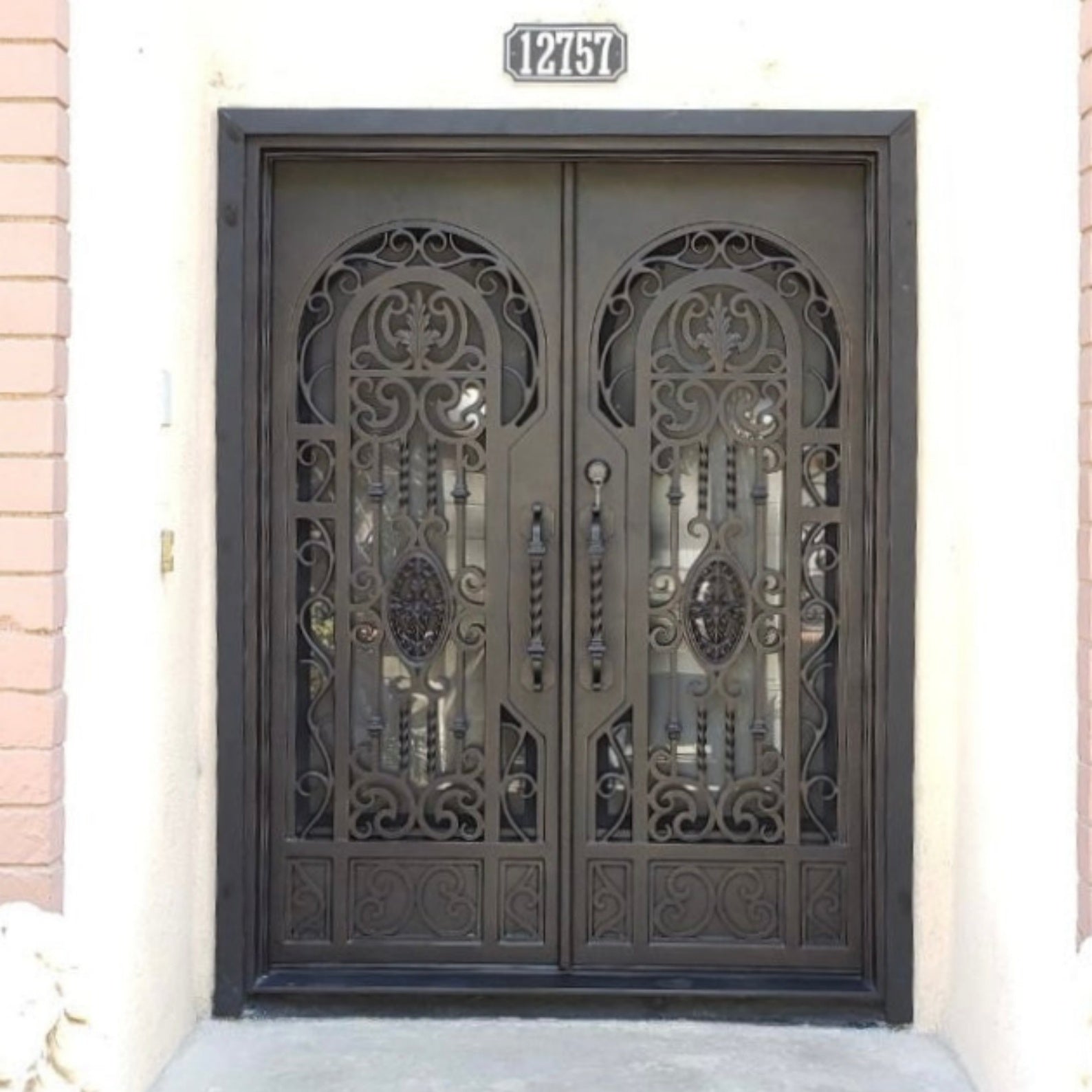 BERGENIA Double Front Door